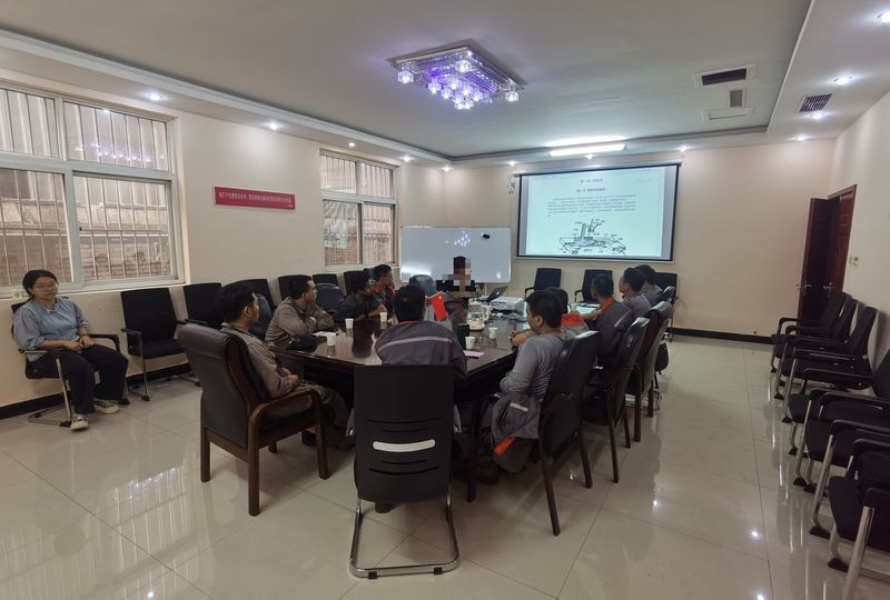 為了在實踐過程中不斷總結，不斷提升自身本領，2025年6月8日公司組織部分員工開展“埋弧焊”研討會